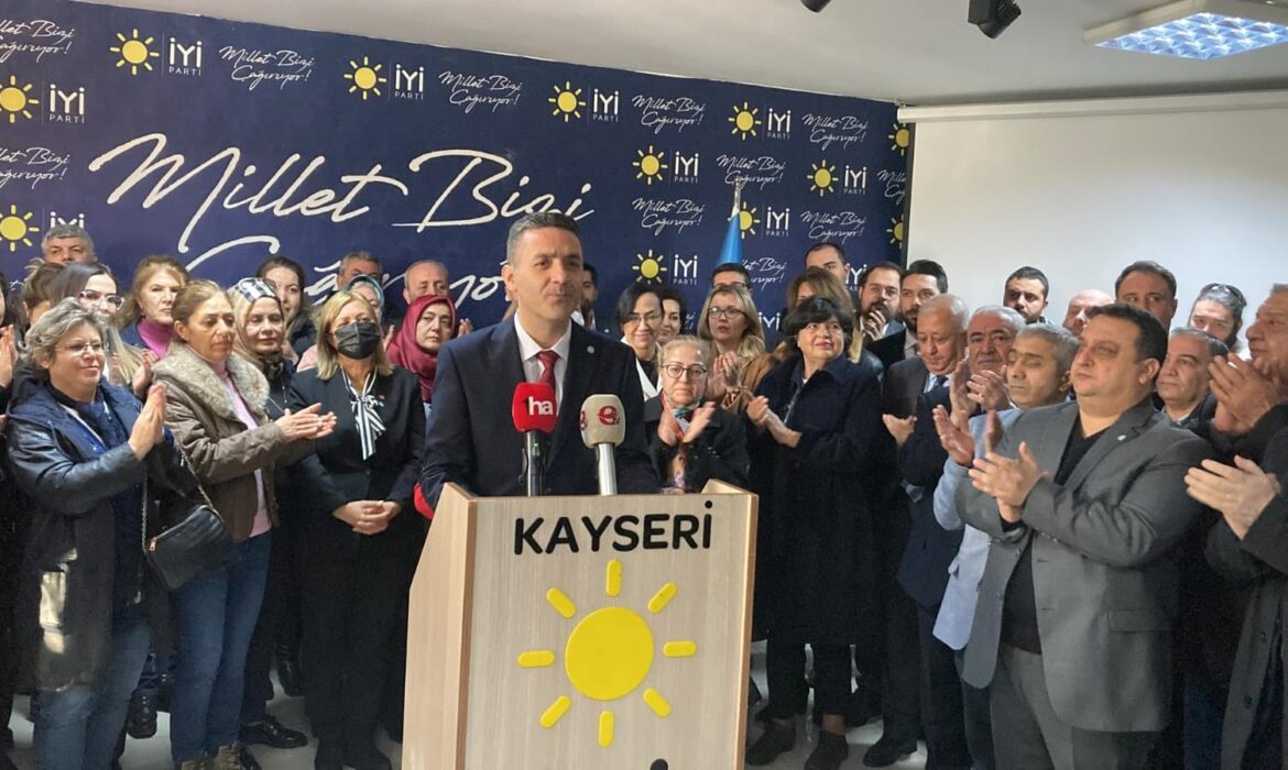 ŞENER: “PARTİMİZİ DAHA İLERİYE TAŞIMAK İÇİN ADAYIM”