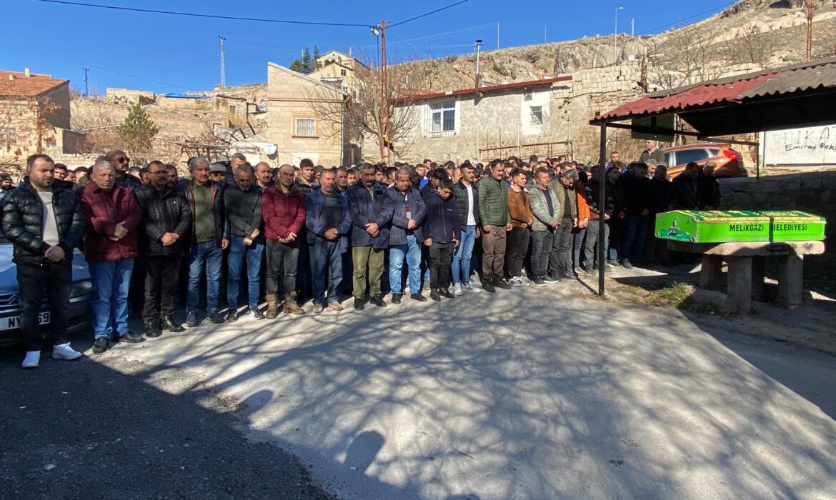 Feci kazada yaşamını yitiren lise öğrencisi toprağa verildi